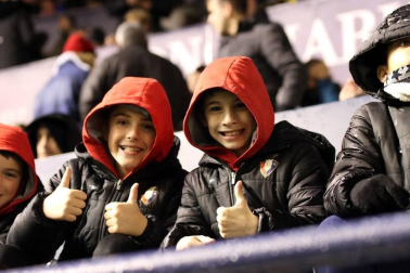 Galería de fotos de la afición en El Sadar durante el Osasuna-Valladolid