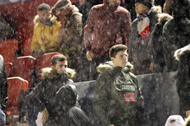 Galería de fotos de la afición en El Sadar durante el Osasuna-Valladolid