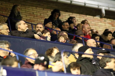 Galería de fotos de la afición en El Sadar durante el Osasuna-Valladolid