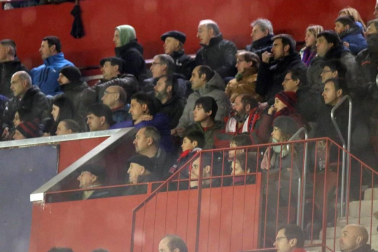 Galería de fotos de la afición en El Sadar durante el Osasuna-Valladolid