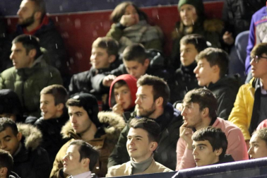 Galería de fotos de la afición en El Sadar durante el Osasuna-Valladolid
