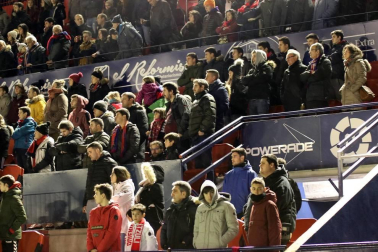 Galería de fotos de la afición en El Sadar durante el Osasuna-Valladolid