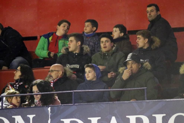 Galería de fotos de la afición en El Sadar durante el Osasuna-Valladolid