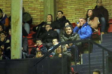 Galería de fotos de la afición en El Sadar durante el Osasuna-Valladolid