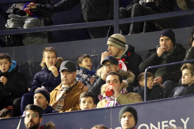 Galería de fotos de la afición en El Sadar durante el Osasuna-Valladolid
