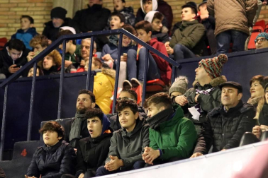 Galería de fotos de la afición en El Sadar durante el Osasuna-Valladolid