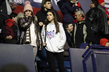 Galería de fotos de la afición en El Sadar durante el Osasuna-Valladolid