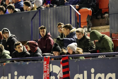 Galería de fotos de la afición en El Sadar durante el Osasuna-Valladolid