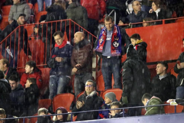 Galería de fotos de la afición en El Sadar durante el Osasuna-Valladolid
