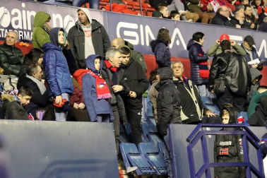 Galería de fotos de la afición en El Sadar durante el Osasuna-Valladolid