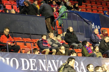 Galería de fotos de la afición en El Sadar durante el Osasuna-Valladolid