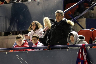 Galería de fotos de la afición en El Sadar durante el Osasuna-Valladolid