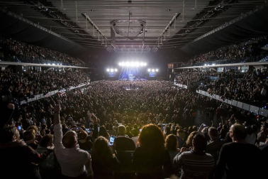 Fotos de la gira Yo fui a EGB en el Navarra Arena, a su paso por Pamplona.