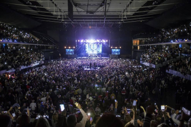 Fotos de la gira Yo fui a EGB en el Navarra Arena, a su paso por Pamplona.
