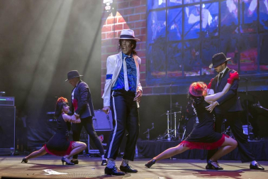 Fotos de la gira Yo fui a EGB en el Navarra Arena, a su paso por Pamplona.