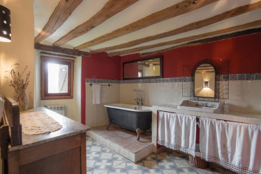 Descubre Sorguinetxe, casa palaciega del S.XVII a la venta en Larraona, un lugar idílico para disfrutar de la naturaleza