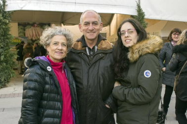 Peralta celebró el 18 de enero el primer Día del Cardo, una nueva cita para la agenda gastronómica de nuestra comunidad que quiere poner en valor una de las verduras navarras de invierno por excelencia. Degustaciones, mercadillo de productos locales y homenaje a uno de los productores locales de esta deliciosa verdura fueron algunos de los actos de esta jornada festiva.