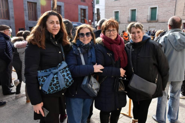 Los vecinos de Buñuel celebraron el fin de semana la festividad alrededor del Día de San Antón. El jueves 16 se celebró la víspera con cohete anunciador de las fiestas y lanzamiento de golosinas y juguetes para los niños. El viernes 17 fue el día del patrón con los actos más tradicionales como la procesión y la misa. Y, por último, las celebraciones se cerraron el sábado 18, día en el que la cámara de ¡Click! se acercó a disfrutar con los vecinos de una exhibición de deporte rural.