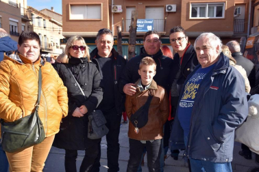Los vecinos de Buñuel celebraron el fin de semana la festividad alrededor del Día de San Antón. El jueves 16 se celebró la víspera con cohete anunciador de las fiestas y lanzamiento de golosinas y juguetes para los niños. El viernes 17 fue el día del patrón con los actos más tradicionales como la procesión y la misa. Y, por último, las celebraciones se cerraron el sábado 18, día en el que la cámara de ¡Click! se acercó a disfrutar con los vecinos de una exhibición de deporte rural.