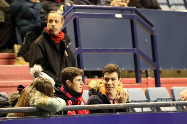 Galería de fotos de la afición en El Sadar durante el Osasuna-Levante.