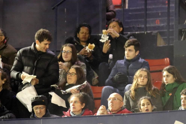 Galería de fotos de la afición en El Sadar durante el Osasuna-Levante.