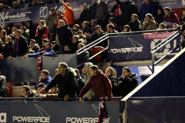 Galería de fotos de la afición en El Sadar durante el Osasuna-Levante.