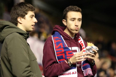 Galería de fotos de la afición en El Sadar durante el Osasuna-Levante.