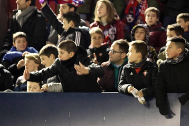Galería de fotos de la afición en El Sadar durante el Osasuna-Levante.