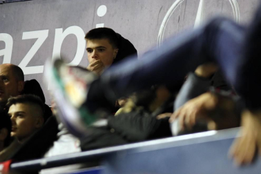 Galería de fotos de la afición en El Sadar durante el Osasuna-Levante.