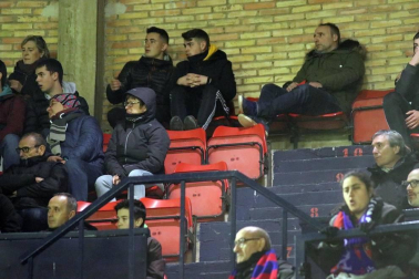 Galería de fotos de la afición en El Sadar durante el Osasuna-Levante.