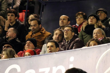 Galería de fotos de la afición en El Sadar durante el Osasuna-Levante.