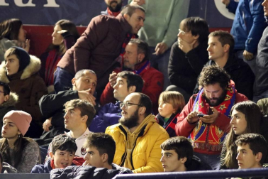 Galería de fotos de la afición en El Sadar durante el Osasuna-Levante.
