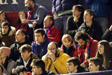 Galería de fotos de la afición en El Sadar durante el Osasuna-Levante.