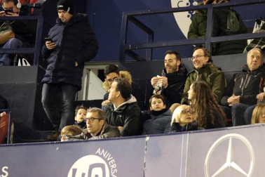 Galería de fotos de la afición en El Sadar durante el Osasuna-Levante.