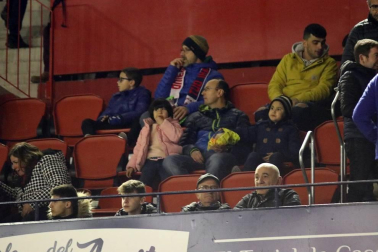 Galería de fotos de la afición en El Sadar durante el Osasuna-Levante.