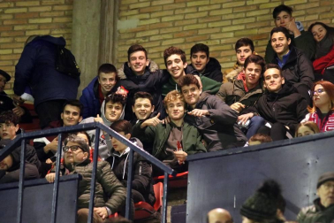 Galería de fotos de la afición en El Sadar durante el Osasuna-Levante.