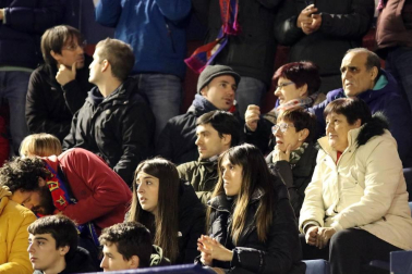 Galería de fotos de la afición en El Sadar durante el Osasuna-Levante.