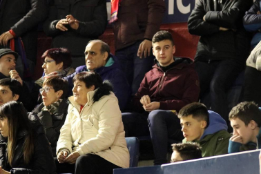 Galería de fotos de la afición en El Sadar durante el Osasuna-Levante.