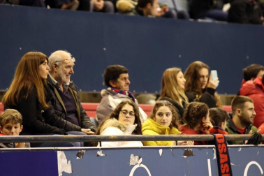 Galería de fotos de la afición en El Sadar durante el Osasuna-Levante.
