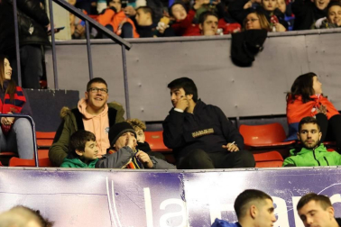 Galería de fotos de la afición en El Sadar durante el Osasuna-Levante.