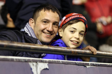 Galería de fotos de la afición en El Sadar durante el Osasuna-Levante.