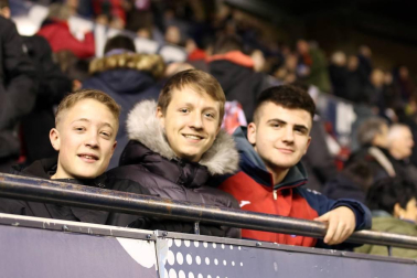 Galería de fotos de la afición en El Sadar durante el Osasuna-Levante.