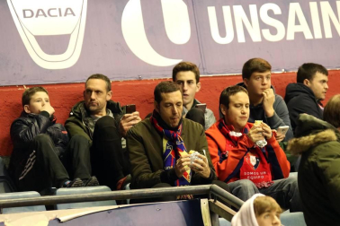 Galería de fotos de la afición en El Sadar durante el Osasuna-Levante.