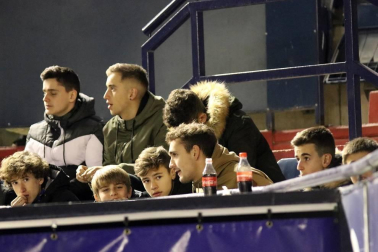Galería de fotos de la afición en El Sadar durante el Osasuna-Levante.