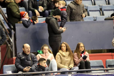 Galería de fotos de la afición en El Sadar durante el Osasuna-Levante.