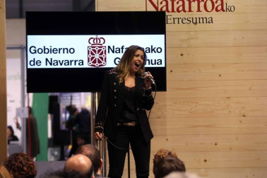 La presidenta del Gobierno de Navarra, María Chivite, ha presidido este viernes el acto institucional del Día de Navarra en el pabellón de la Comunidad Foral en la Feria Internacional de Turismo (FITUR).