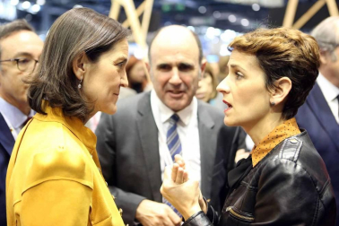 La presidenta del Gobierno de Navarra, María Chivite, ha presidido este viernes el acto institucional del Día de Navarra en el pabellón de la Comunidad Foral en la Feria Internacional de Turismo (FITUR).
