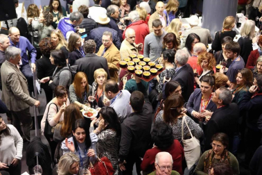 La presidenta del Gobierno de Navarra, María Chivite, ha presidido este viernes el acto institucional del Día de Navarra en el pabellón de la Comunidad Foral en la Feria Internacional de Turismo (FITUR).