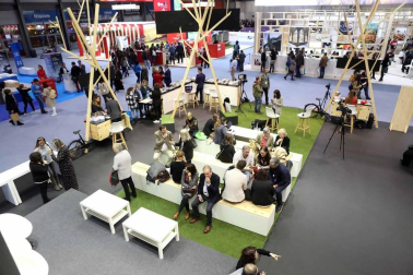 La presidenta del Gobierno de Navarra, María Chivite, ha presidido este viernes el acto institucional del Día de Navarra en el pabellón de la Comunidad Foral en la Feria Internacional de Turismo (FITUR).