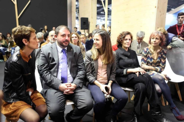 La presidenta del Gobierno de Navarra, María Chivite, ha presidido este viernes el acto institucional del Día de Navarra en el pabellón de la Comunidad Foral en la Feria Internacional de Turismo (FITUR).